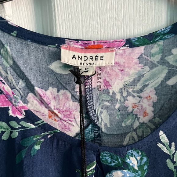 Andree By Unit Ruffled Sleeve Floral Blouse - Picture 3 of 5